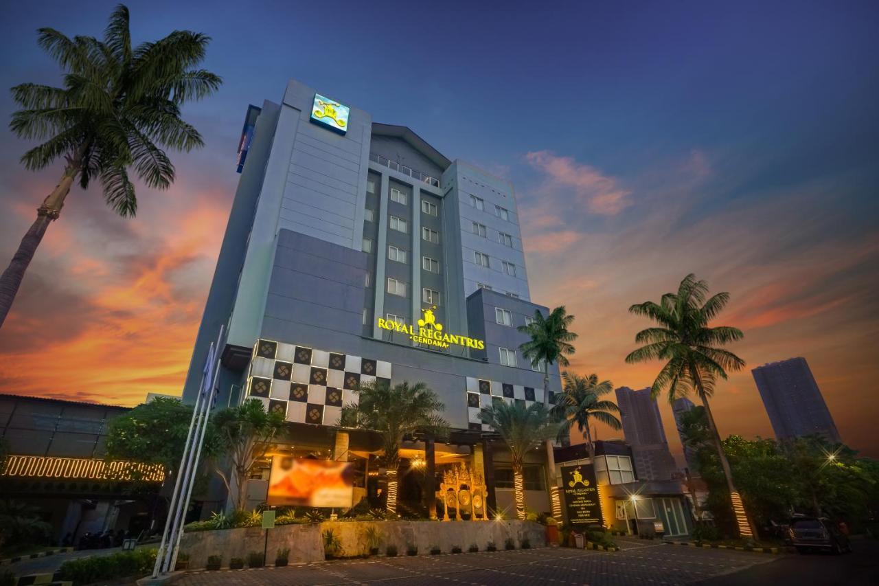 Royal Regantris Cendana Hotel Surabaya Exterior foto